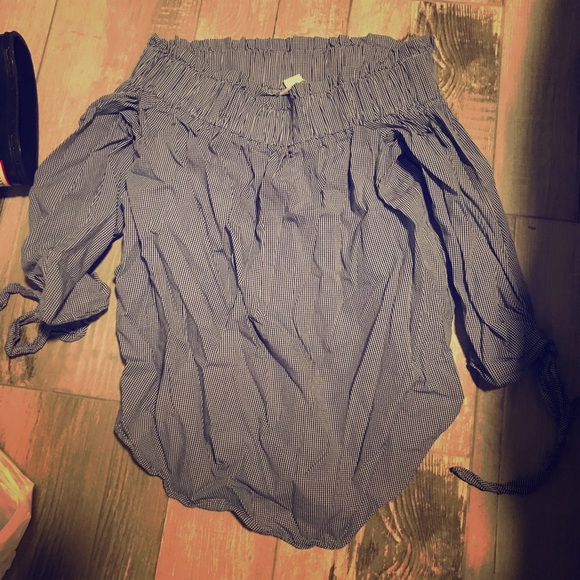 H&M off the shoulder top with bow ties on sleeves - Picture 1 of 1